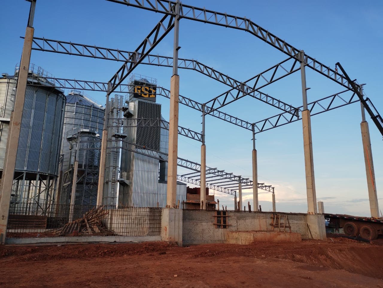 Cobertura da moega, fornalha e expedição — Firminópolis, GO — foto 4