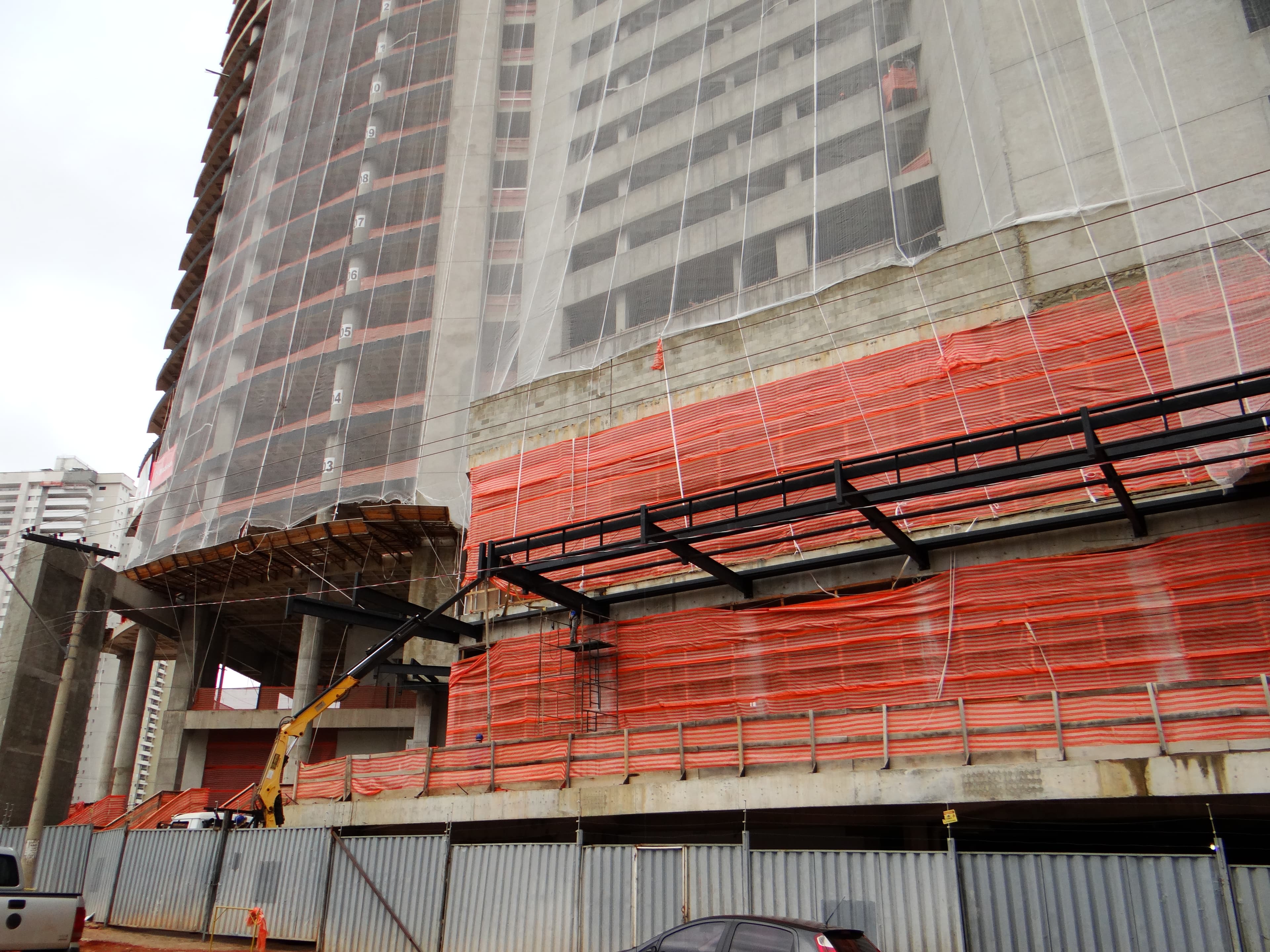 Mezanino, marquises, mastro da bandeira e pórtico — Goiânia, GO — foto 4