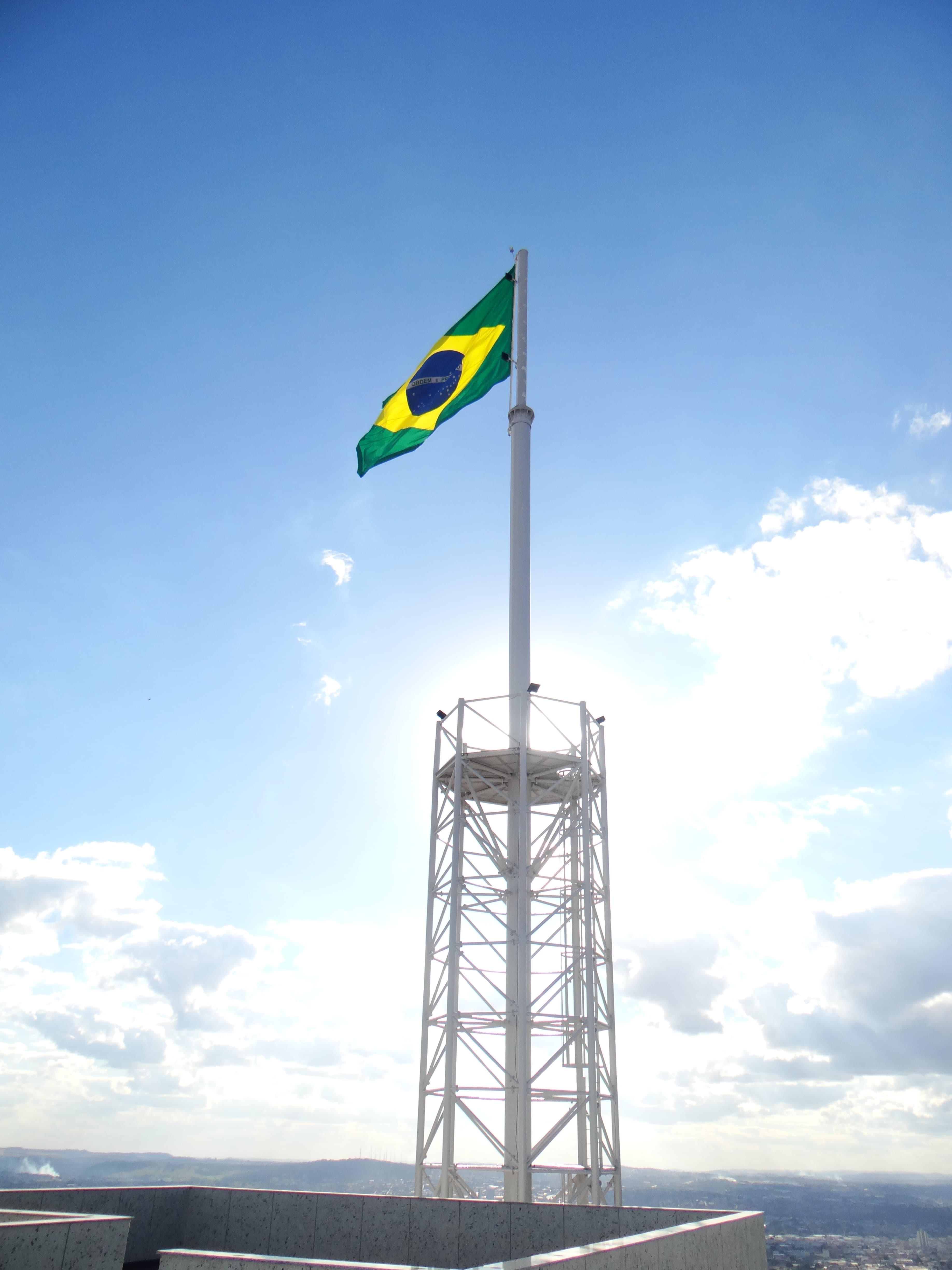 Mezanino, marquises, mastro da bandeira e pórtico — Goiânia, GO — foto 11