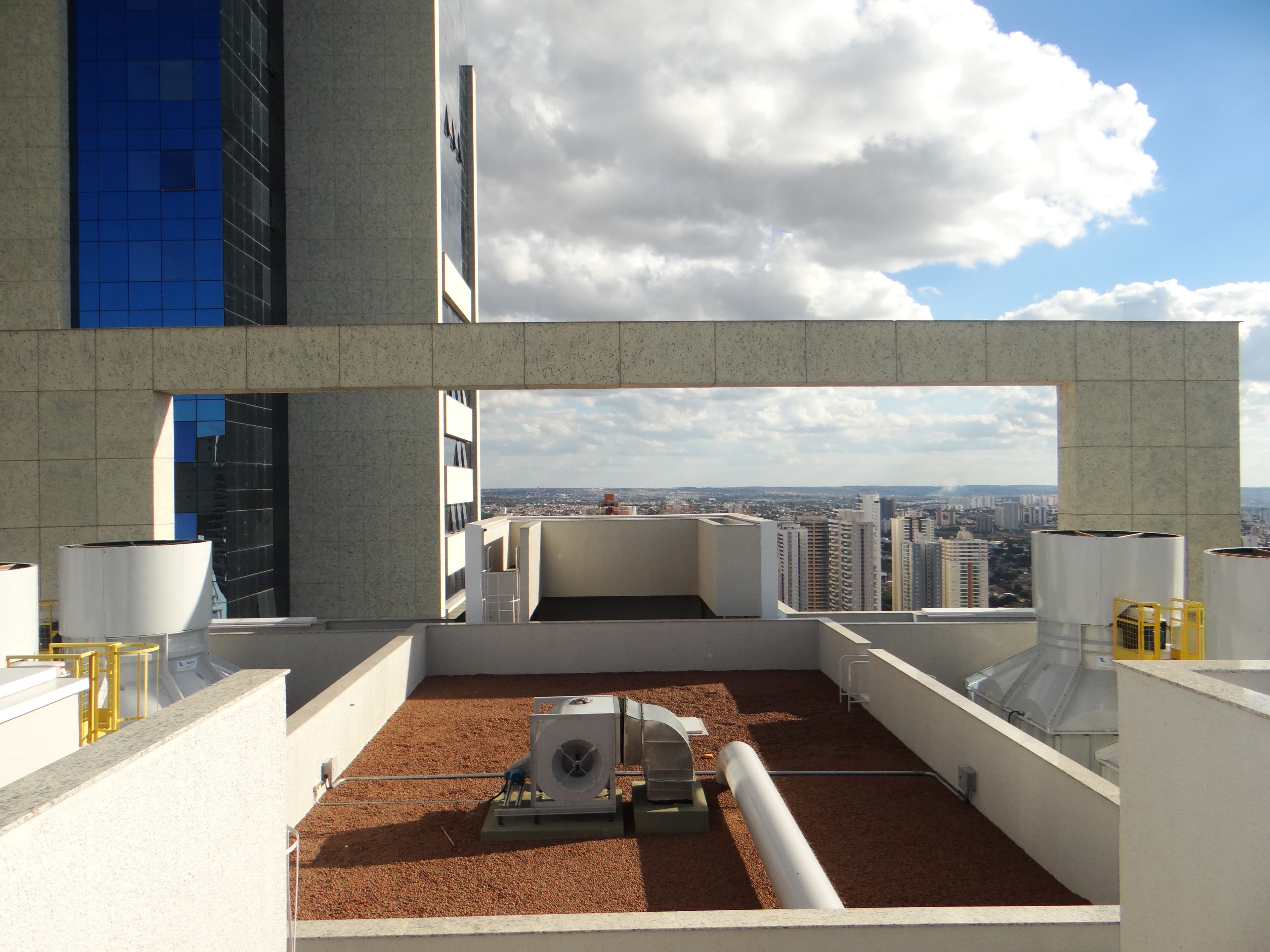 Mezanino, marquises, mastro da bandeira e pórtico — Goiânia, GO — foto 18